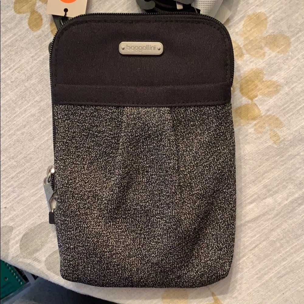 NEW Baggallini strap, anti-theft purse